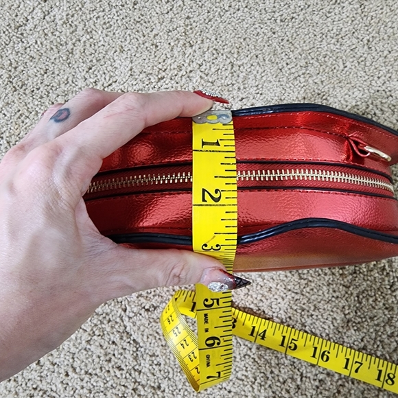 Red Lips Crossbody Purse - Picture 4 of 6